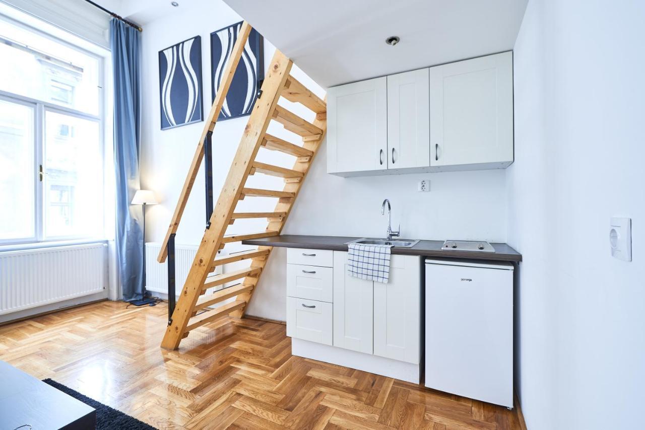 Large Apartment For Groups City Center Dist. VII Budapest Bagian luar foto