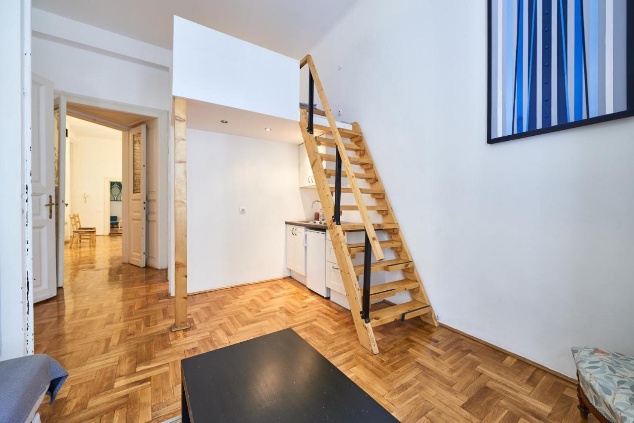 Large Apartment For Groups City Center Dist. VII Budapest Bagian luar foto