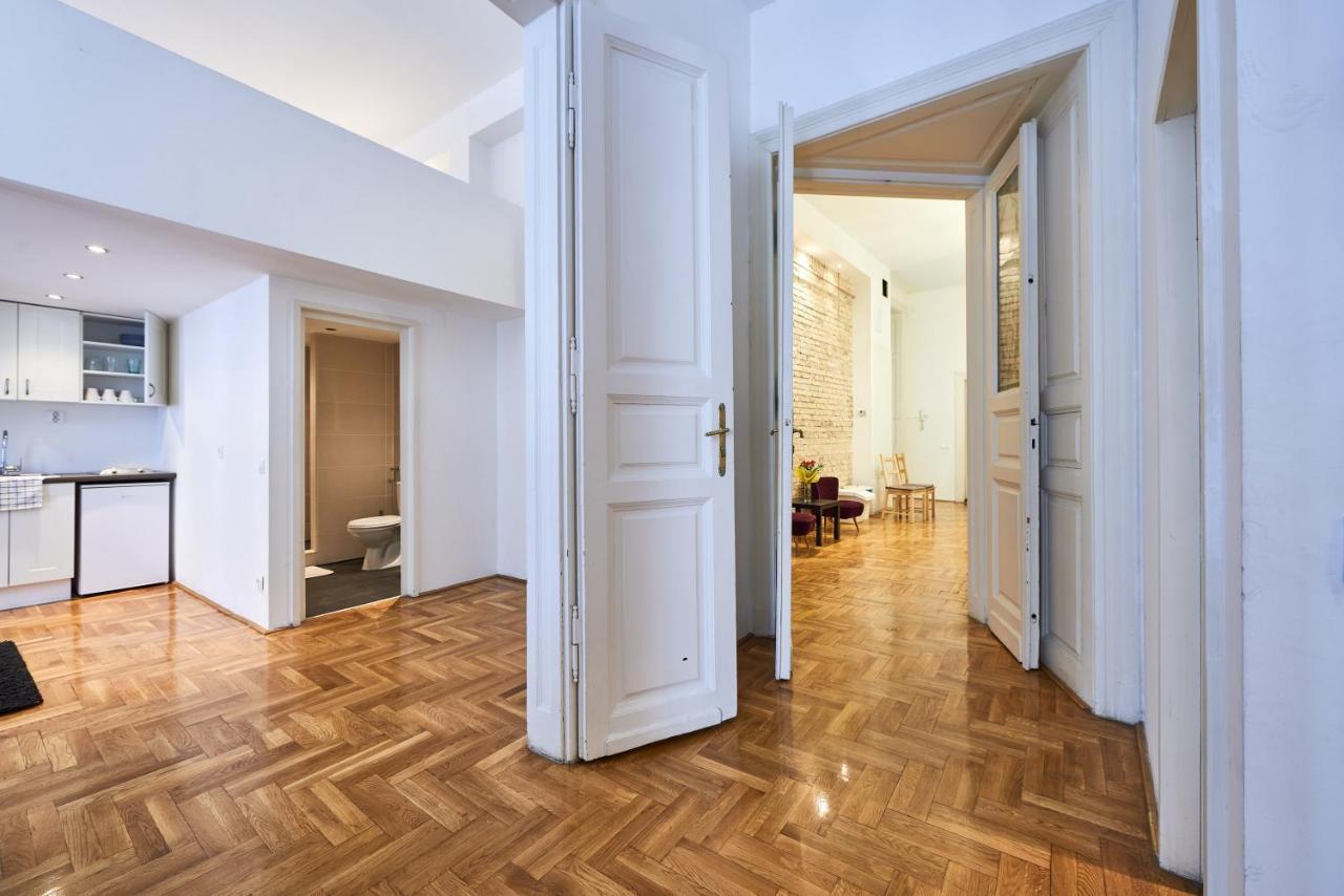 Large Apartment For Groups City Center Dist. VII Budapest Bagian luar foto