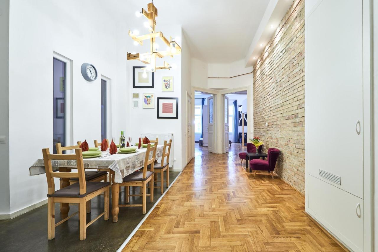 Large Apartment For Groups City Center Dist. VII Budapest Bagian luar foto