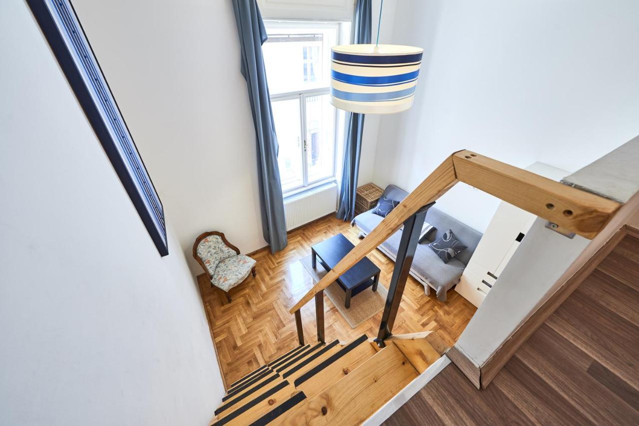 Large Apartment For Groups City Center Dist. VII Budapest Bagian luar foto
