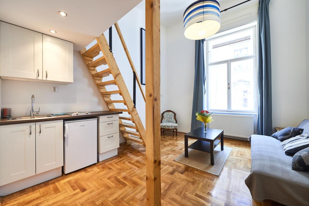 Large Apartment For Groups City Center Dist. VII Budapest Bagian luar foto