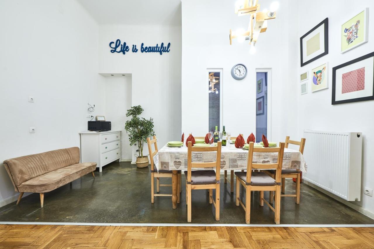 Large Apartment For Groups City Center Dist. VII Budapest Bagian luar foto