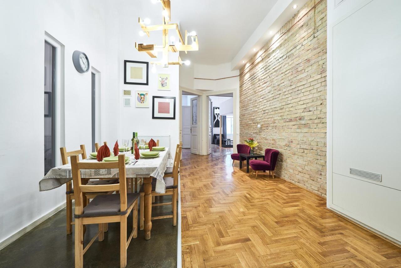 Large Apartment For Groups City Center Dist. VII Budapest Bagian luar foto