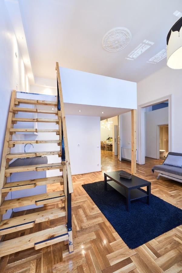 Large Apartment For Groups City Center Dist. VII Budapest Bagian luar foto