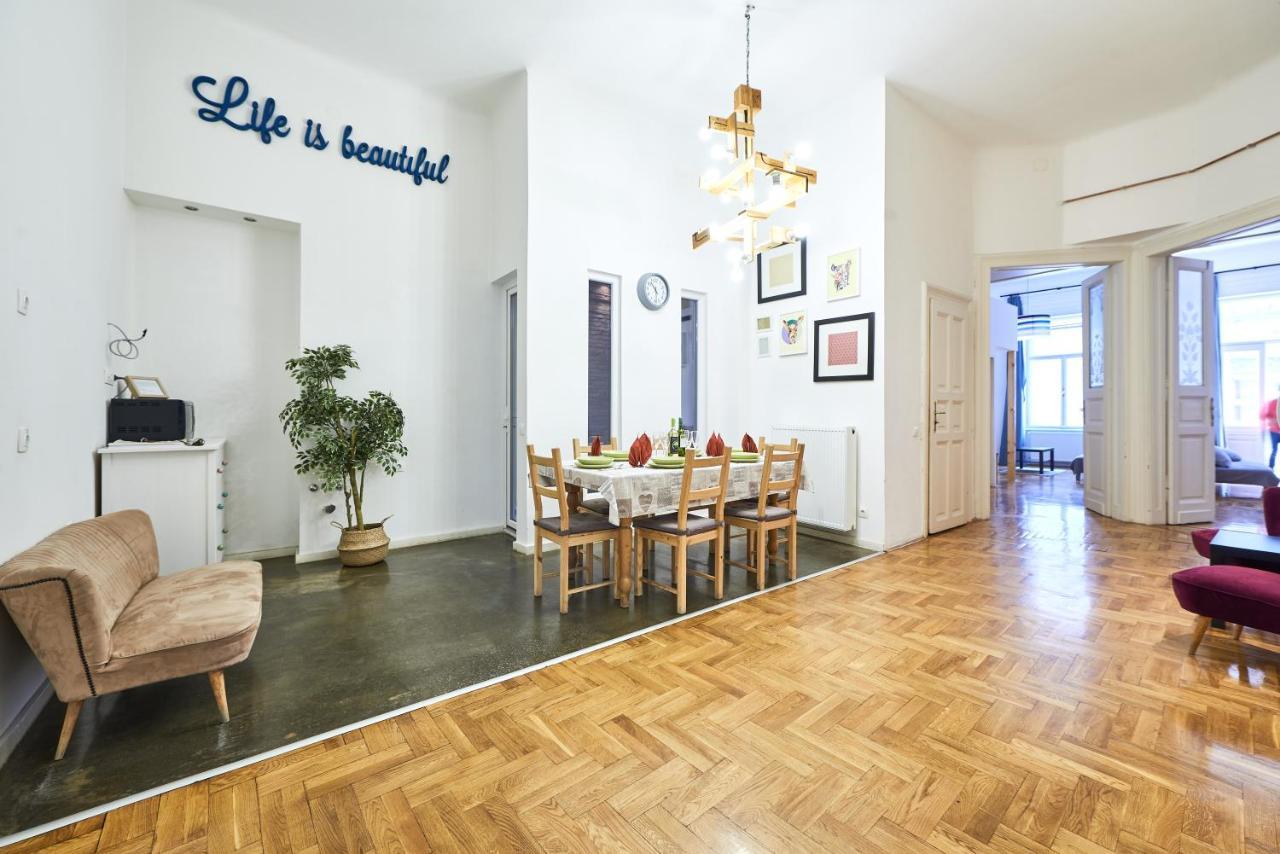 Large Apartment For Groups City Center Dist. VII Budapest Bagian luar foto
